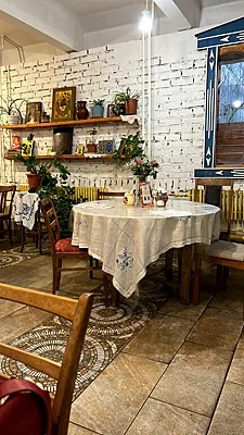 Монастырский дворик, Монастырский дворик — фото