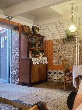 Монастырский дворик — Монастырский дворик