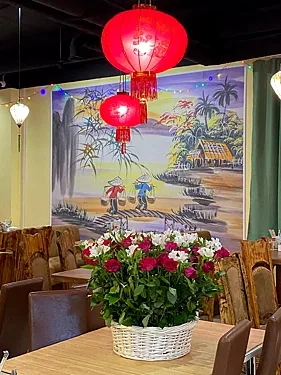 Зал — Cơm Phở