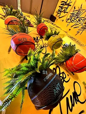 Зал — Nosh street food