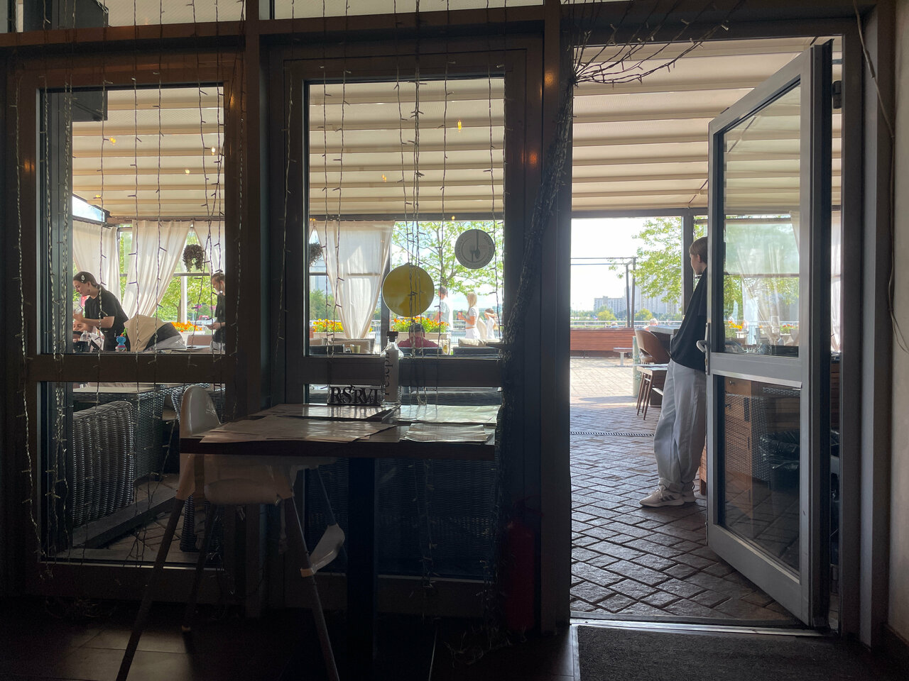 Зал — Buddy Bar