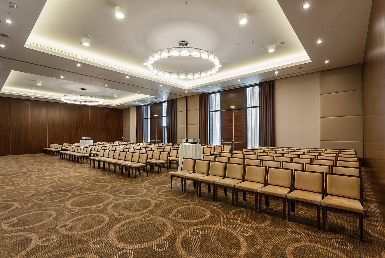 Doubletree by Hilton Moscow - Marina, Зал — фото