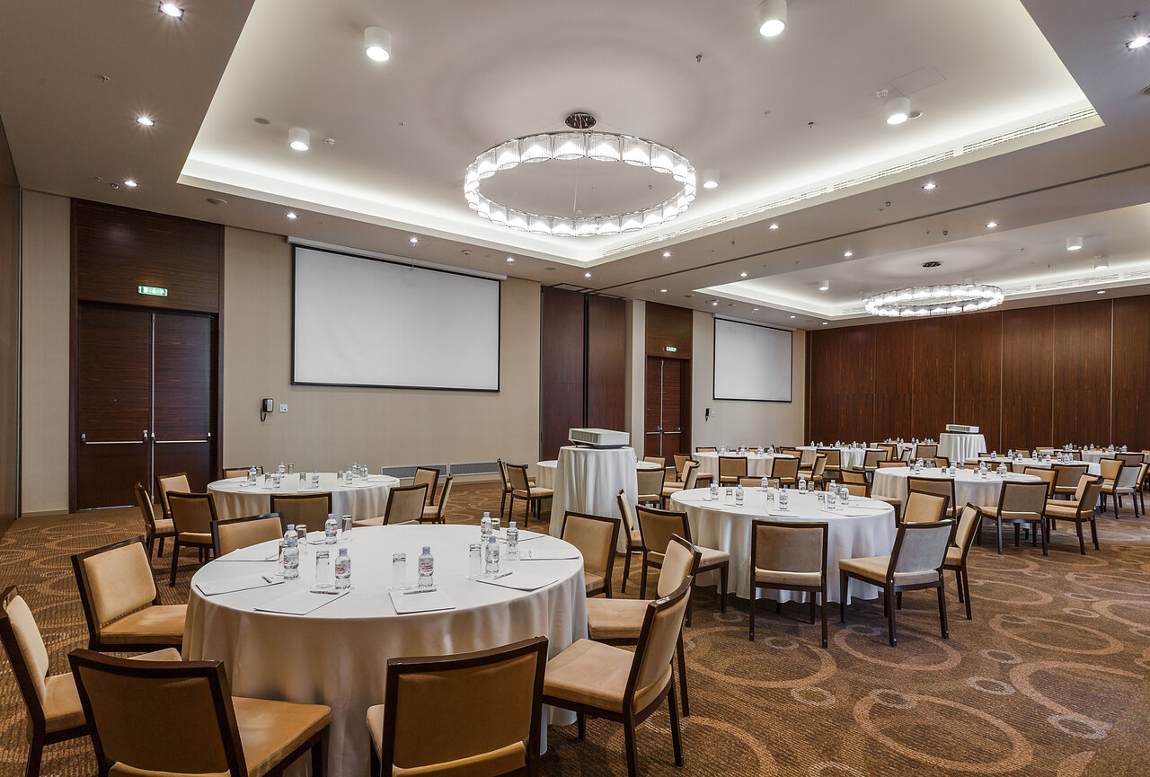 Doubletree by Hilton Moscow - Marina, Зал — фото