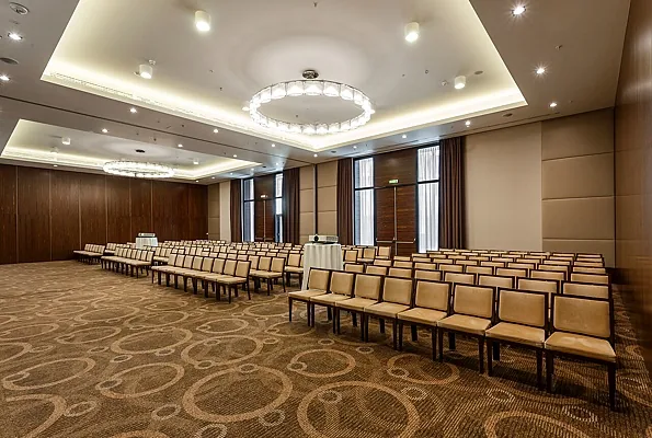 Doubletree by Hilton Moscow - Marina, Зал — фото