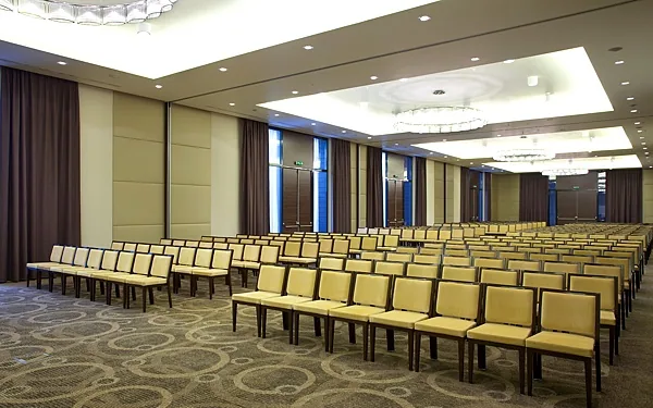 Doubletree by Hilton Moscow - Marina, Зал — фото