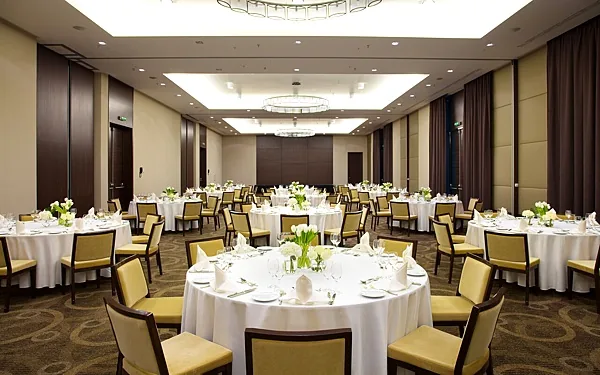 Doubletree by Hilton Moscow - Marina, Зал — фото