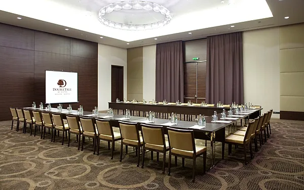 Doubletree by Hilton Moscow - Marina, Зал — фото