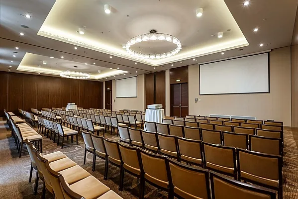 Doubletree by Hilton Moscow - Marina, Зал — фото