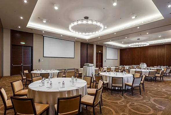 Doubletree by Hilton Moscow - Marina, Зал — фото