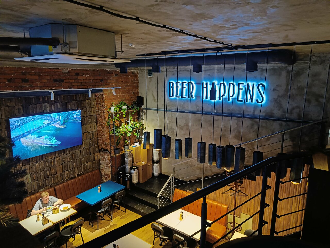 Зал — Beer Happens