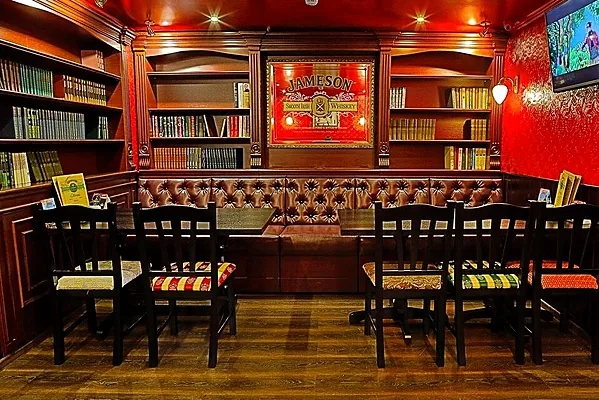 O'Connell's Pub, Зал — фото