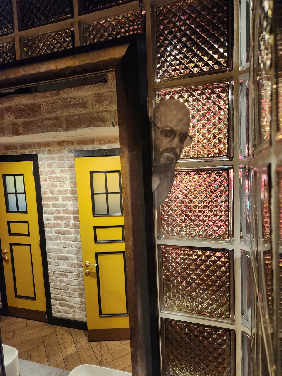 Зал — Harat’s pub