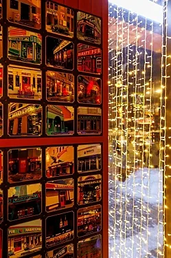 Зал — Harat’s pub