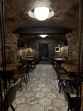 Зал — Barrel