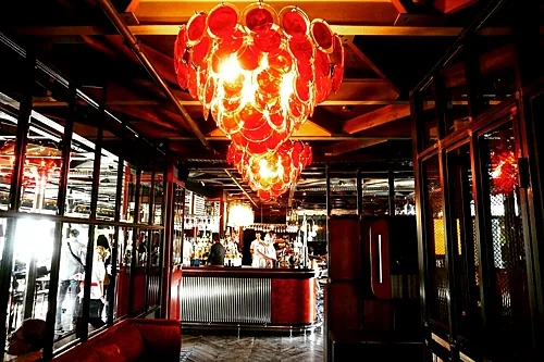 Зал — Strelka bar