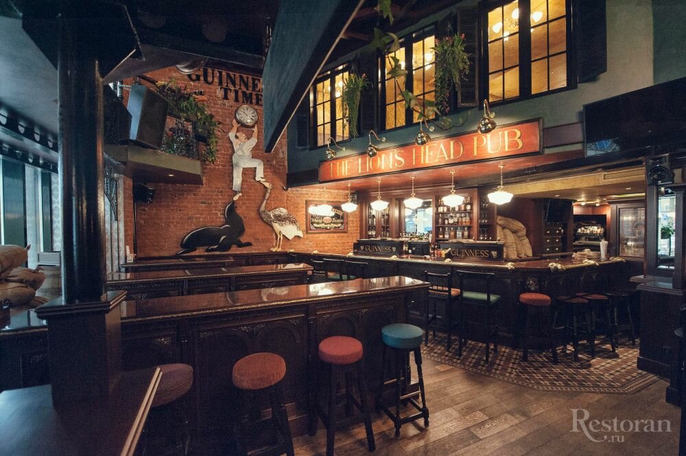 Зал — Lion's Head Pub