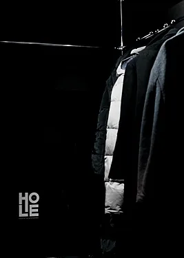 Зал — The H. O. L. E.