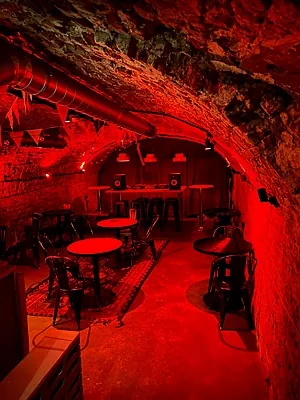 Neighborhood Bar, Зал — фото
