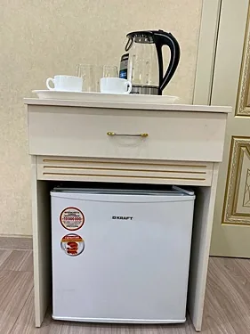 Зал — Элюкс