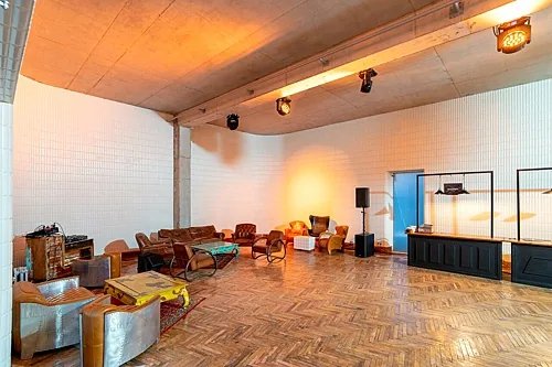Зал — Loft Hall