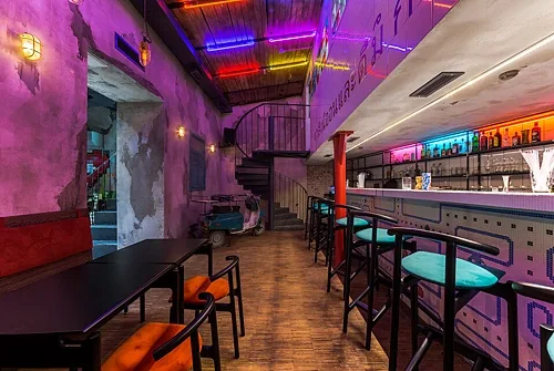 Neon monkey, Москва — фото площадки