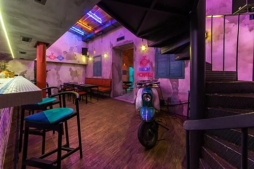 Neon monkey, Москва — фото площадки