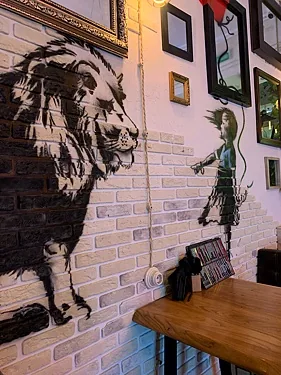 Зал — Banksy Bar