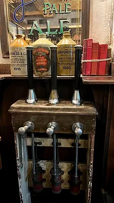 The Libertines pub, Зал — фото