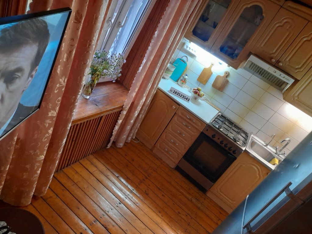 Зал — Мария