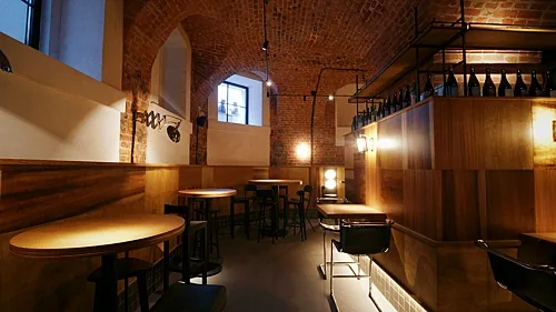 Зал — Urban Winery Pub