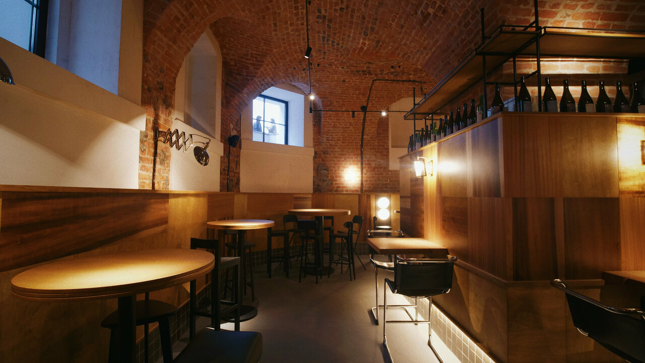 Зал — Urban Winery Pub