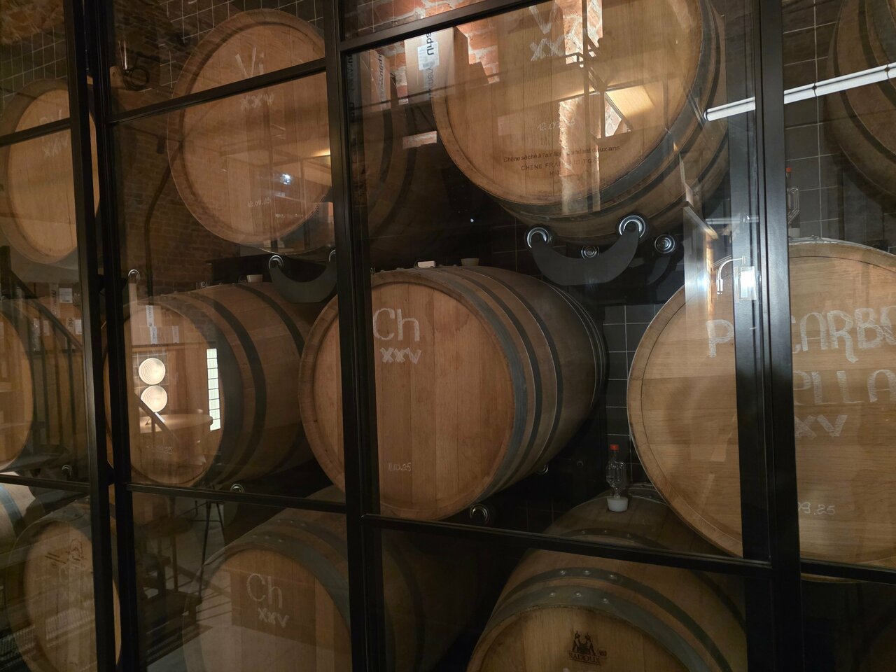 Зал — Urban Winery Pub