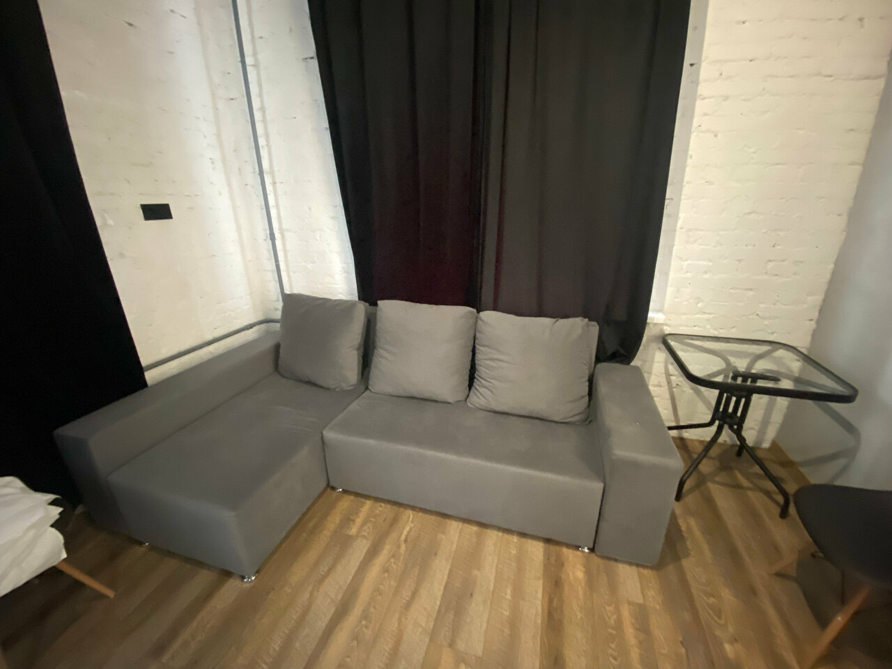 Зал — BrickWood Loft