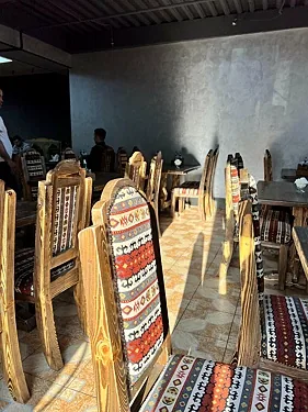 Зал — Чайхана Баракат