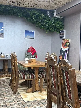 Зал — Чайхана Баракат