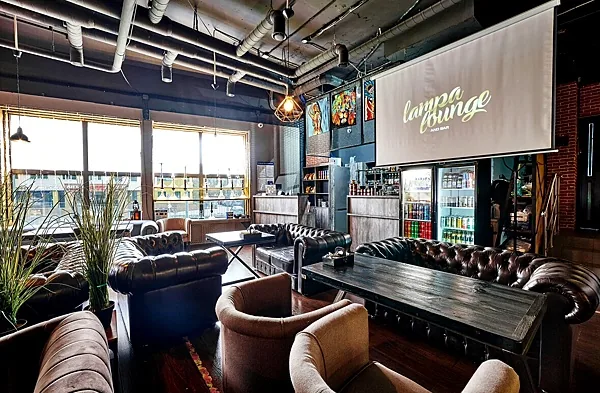 Лампа Lounge, Зал — фото