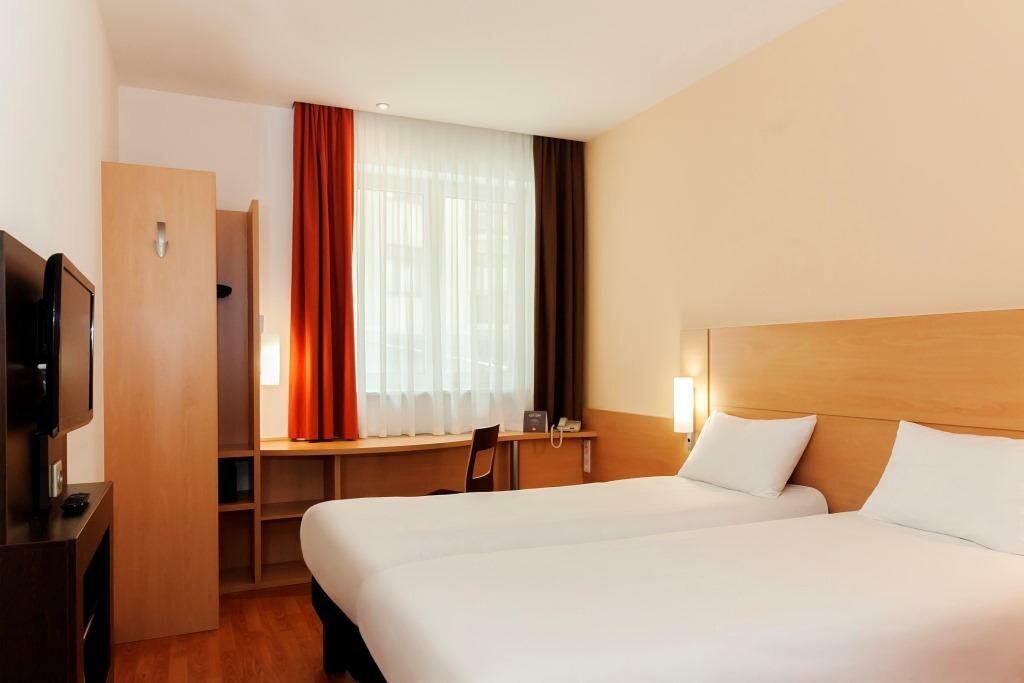 Зал — Ibis Москва центр Бахрушина