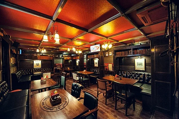 The Tipsy Pub, Зал — фото