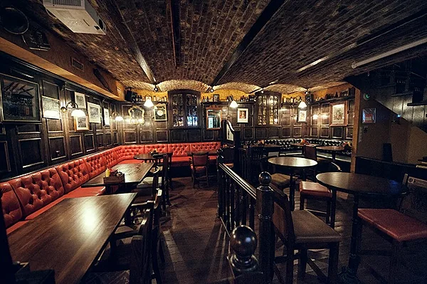The Tipsy Pub, Зал — фото