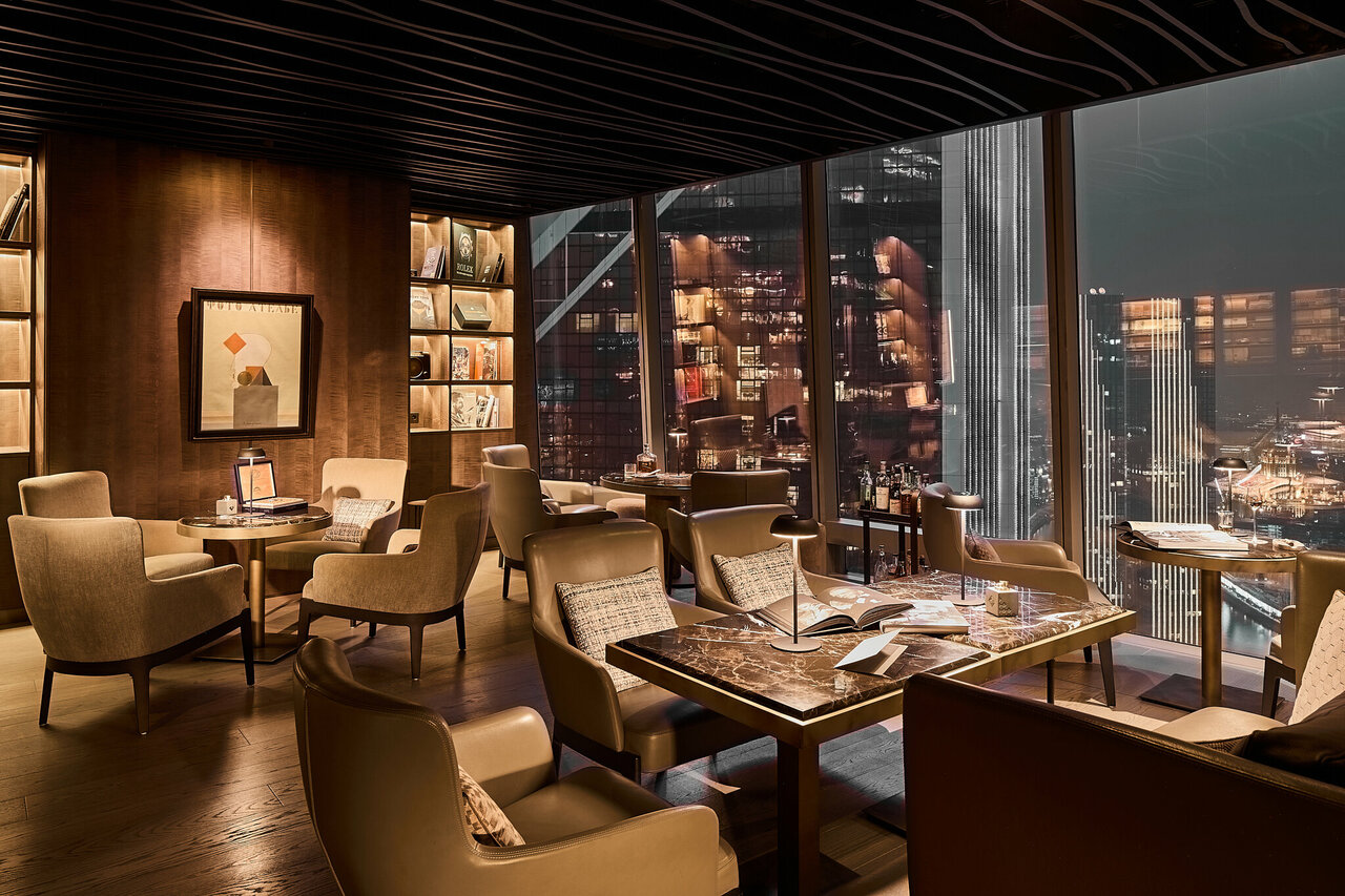 Зал — Lxv