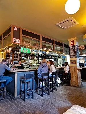 Широкую на широкую, Зал — фото
