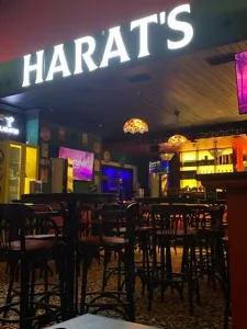 Зал — Harat’s pub