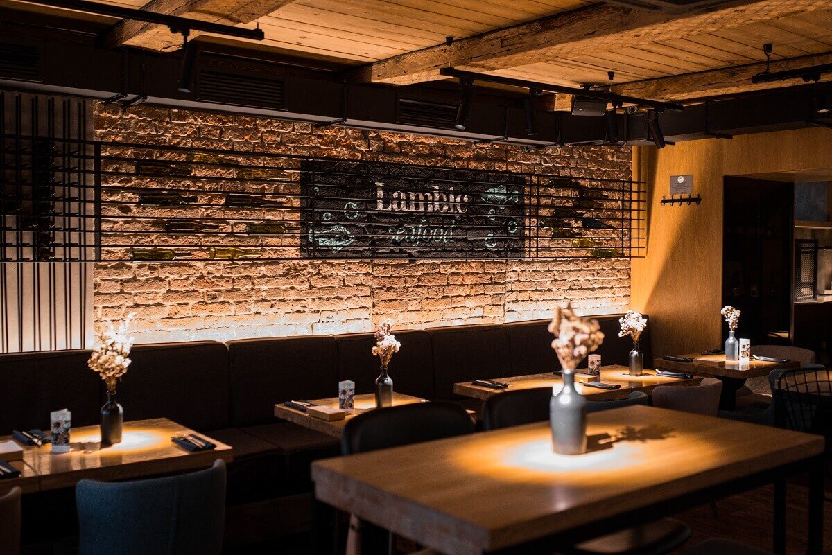 Зал — Lambic Seafood
