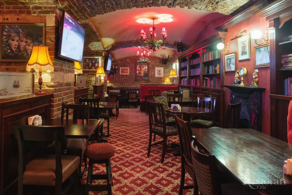 Зал — Punch & Judy Pub