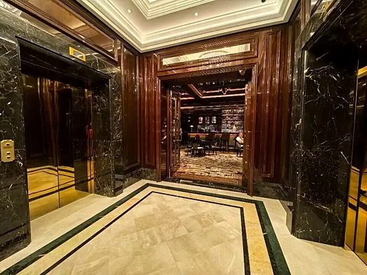 Champagne Bar, Зал — фото