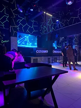 Зал — Cosmo Bar