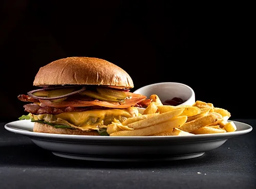 Зал — Harat’s pub