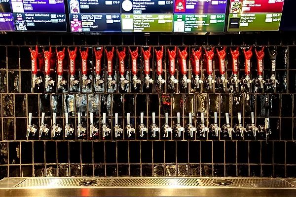 4 Brewers Pub, Зал — фото