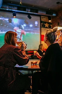 Зал — Bad Bro Bar