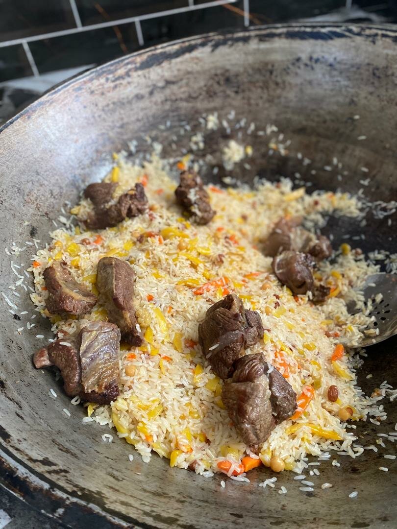 Зал — Плов и точка